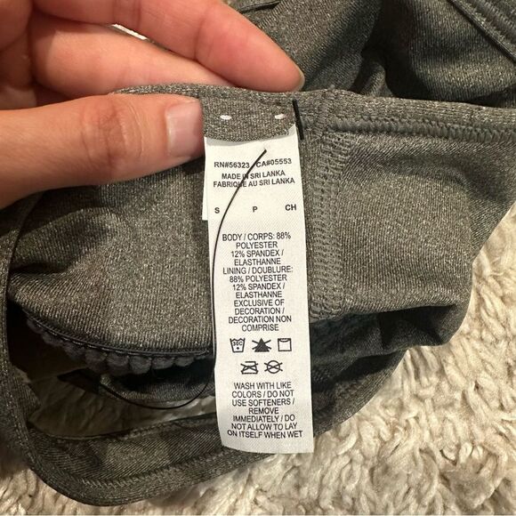 NWT Women’s Small Nike Dri-Fit Racerback Sports Bra Comfort Quick Dry Grey/Black - Picture 9 of 10